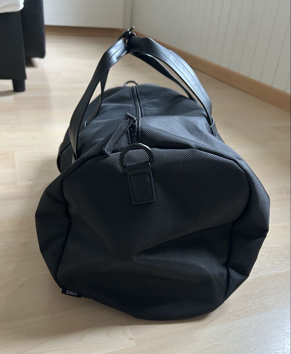 Taschen: Zign Sporttasche - schwarz – Neu (gemäss Beschreibung) aus Egg b. Zürich von Elee_12 1