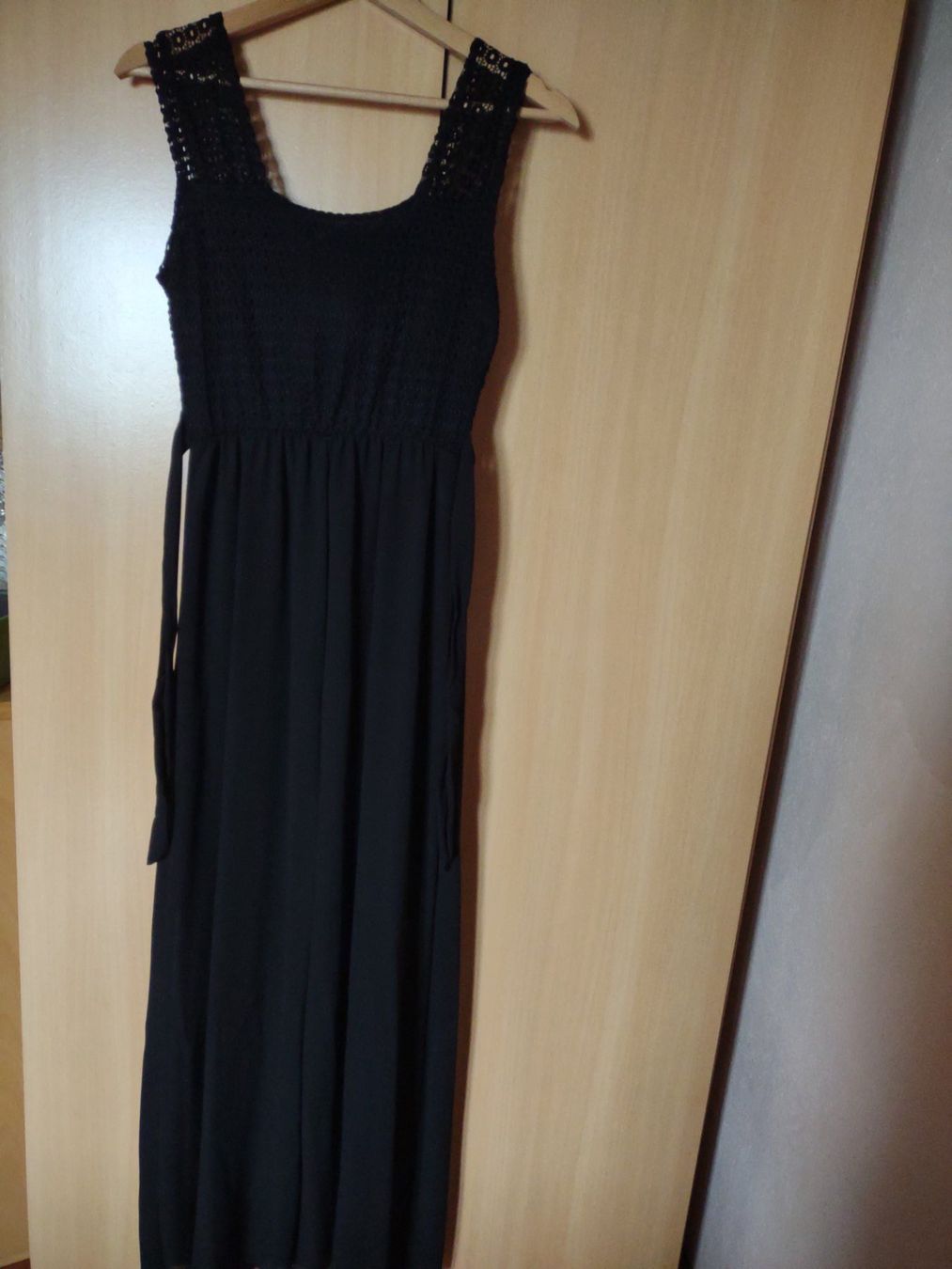 Vestiti: Langes Abendkleid mit Spitzenbesatz Oberteil. Elastisch. – Usato da Montlingen venduto da Nikita-Sidney 1