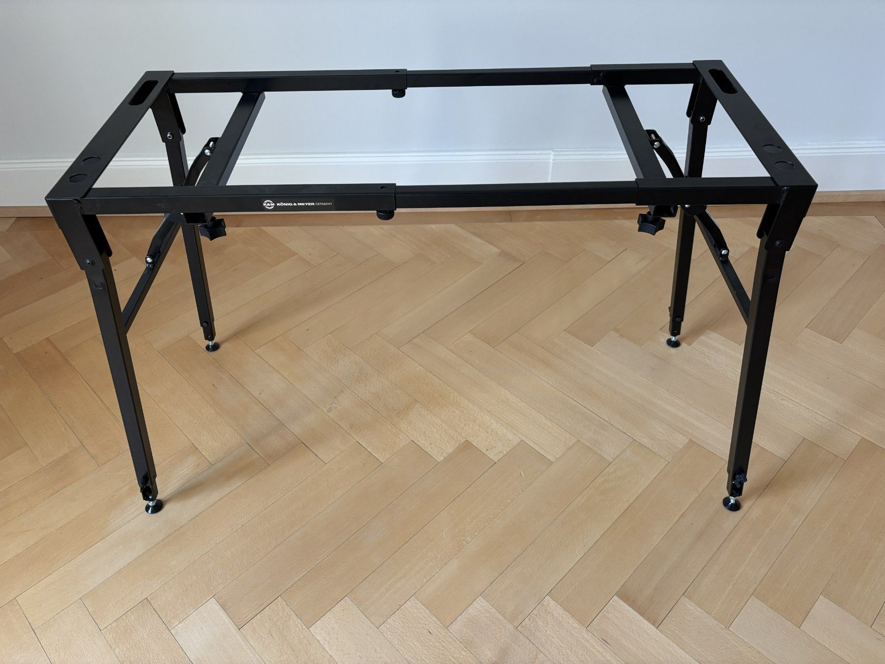 König & Meyer Instrumenten-& Notenständer: K&M 18950 Keyboardständer/Klapptisch – Gebraucht aus Zürich von aguzan