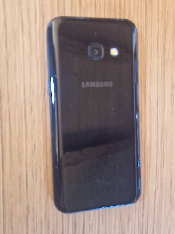 Telefoni cellulari / Smartphones: Samsung Galaxy A3 2017 – Usato da Surrein venduto da deb_sjh6 1