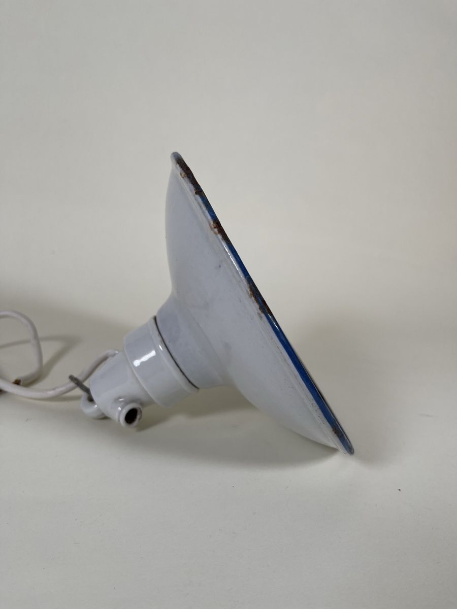 Lampadari & plafoniere: Emaille Lampe, Hängelampe mit Keramikfassung – Usato da St. Gallen venduto da fundstaette 1