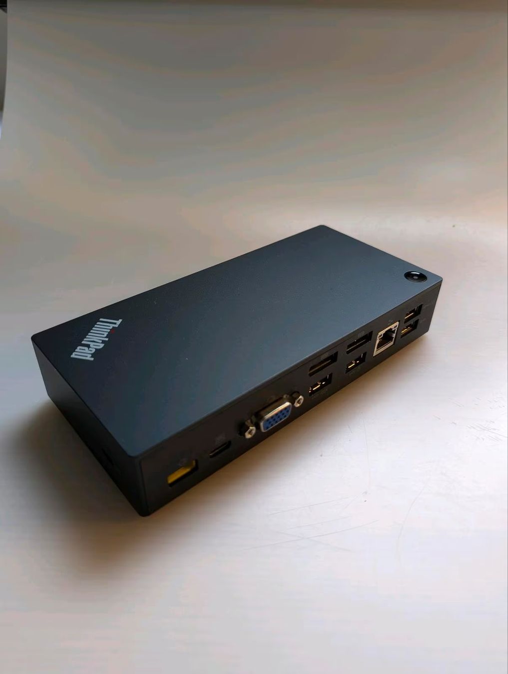 Lenovo Docking station: Lenovo ThinkPad USB-C Dock 40A9 Docking Station – Usato da Widnau venduto da PlayTechTown