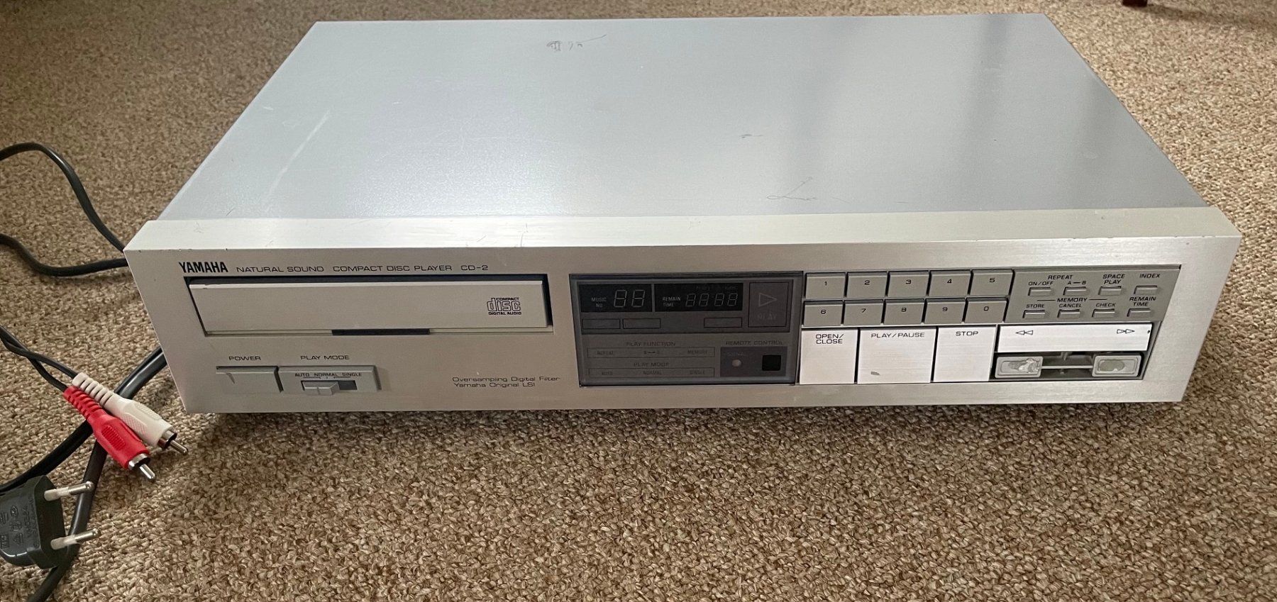 CDs: CD-Player Yamaha – D'occasion à Opfikon par golomb