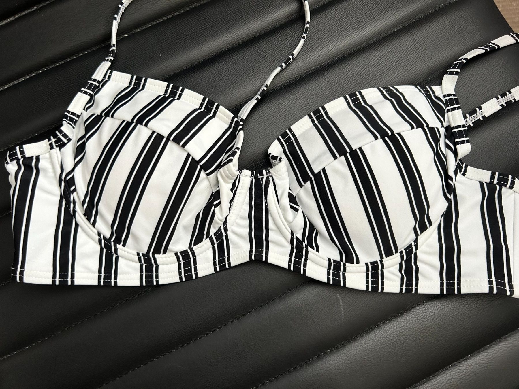 Costumi da bagno & Bikini: Cynthia Rowley striped bikini L  New – Nuovo (secondo la descrizione) da Itingen venduto da bra_c7hw