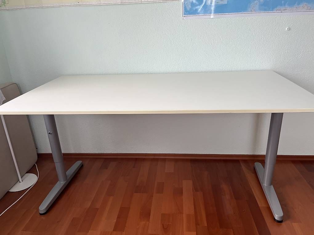 Schreibtische: Ikea Schreibtisch 160 – Gebraucht aus Kreuzlingen von camillamaria