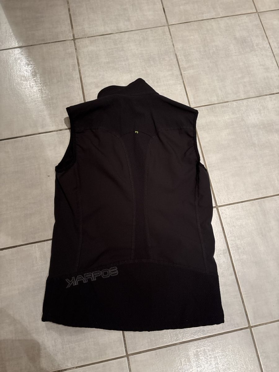 Karpos Gilets: Gilet softshell Karpos noir taille L - Excellent état – D'occasion à Vessy par marc017 1