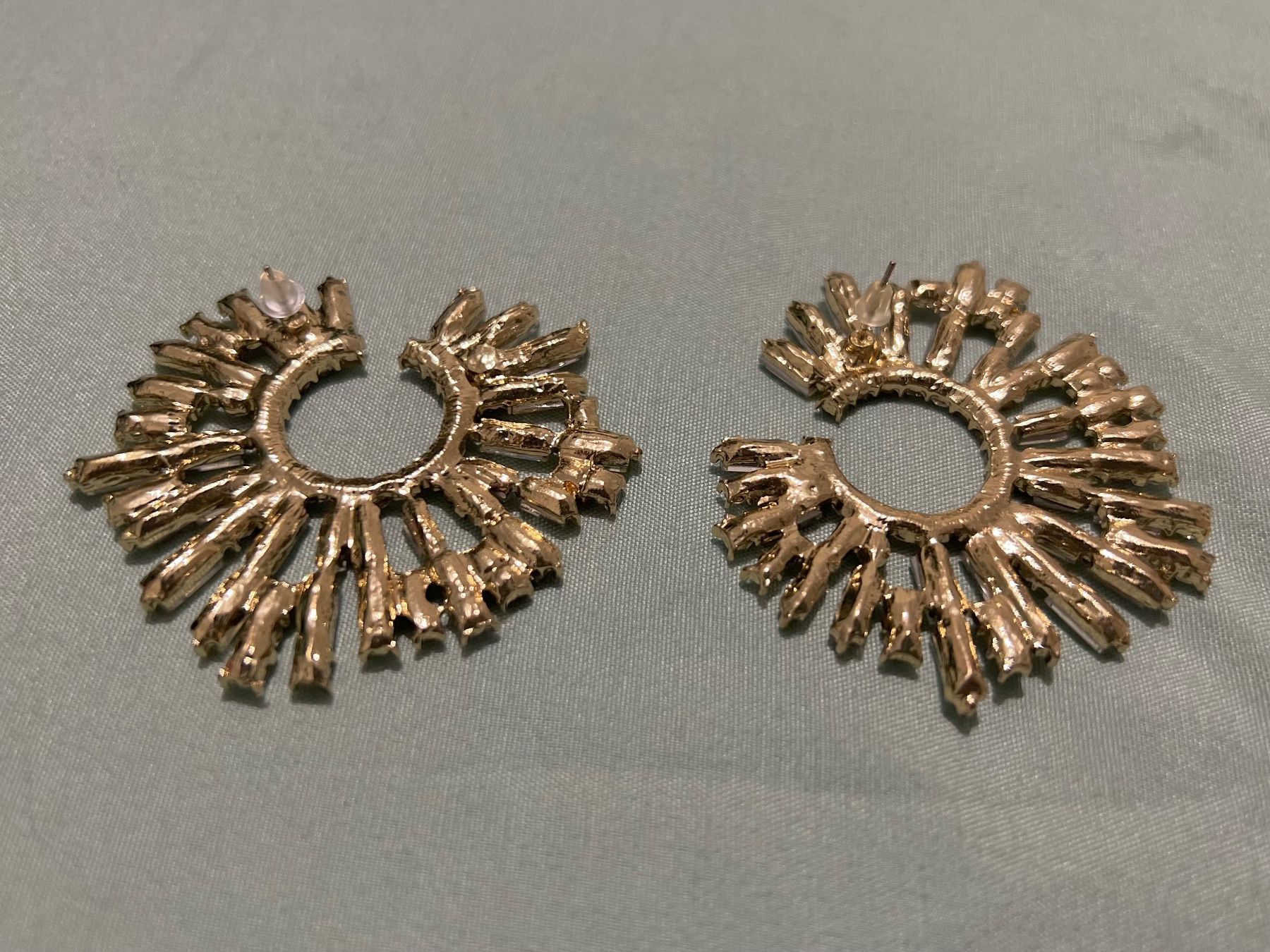 Orecchini pendenti & Orecchini a lobo: Gemstone hoop earrings – Nuovo (secondo la descrizione) da Genève venduto da Ballpencase 2