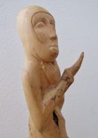 handgeschnitzte Figur aus Holz