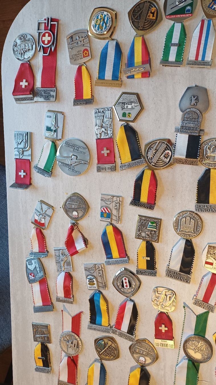 Medaillen: Lot Posten Medallien  – Gebraucht aus Flawil von Naphtali 4