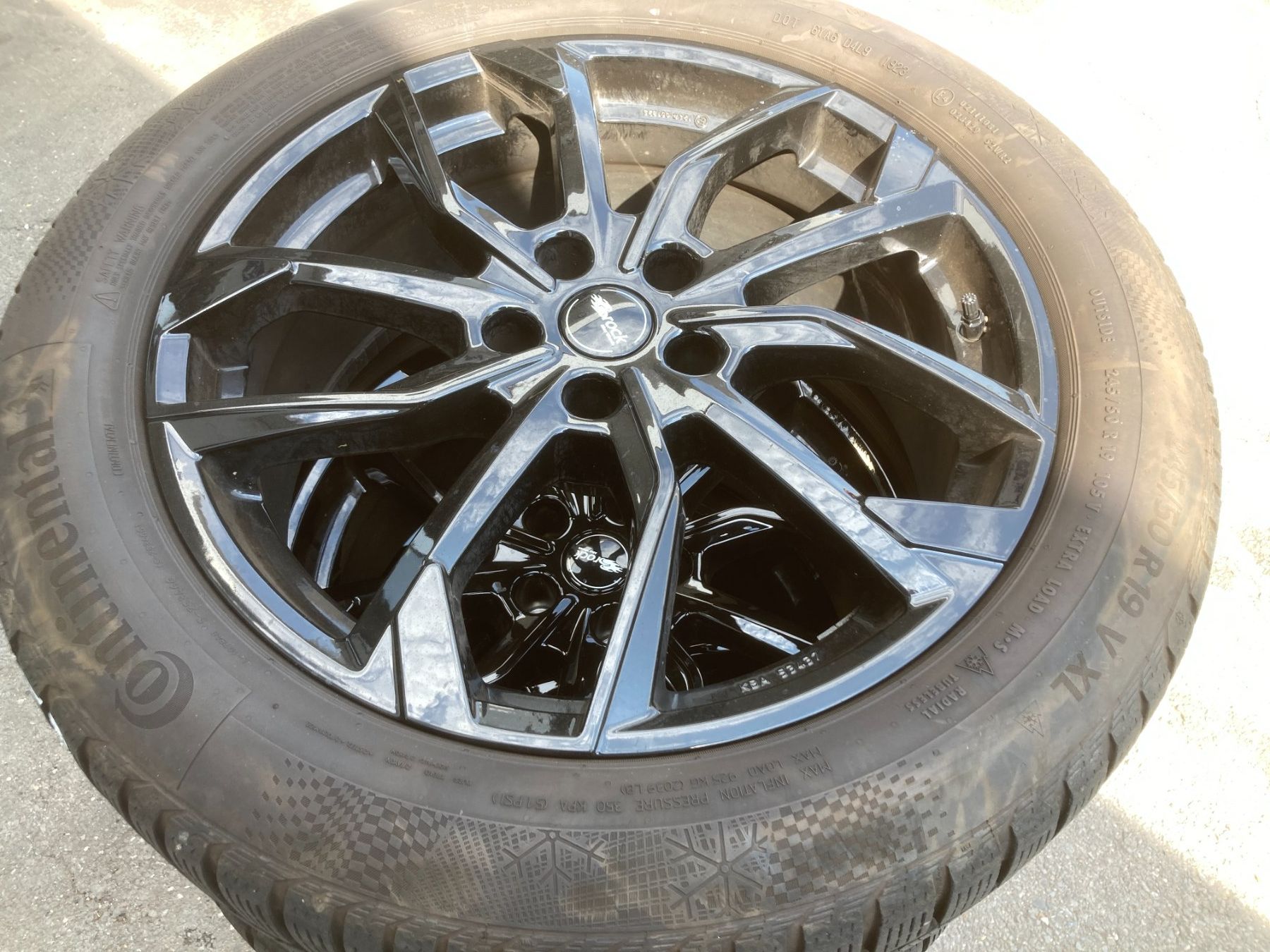 BMW Pneus & Roues: BMW IX3 Winterräder 245/50R19 – D'occasion à Cham par WB2223