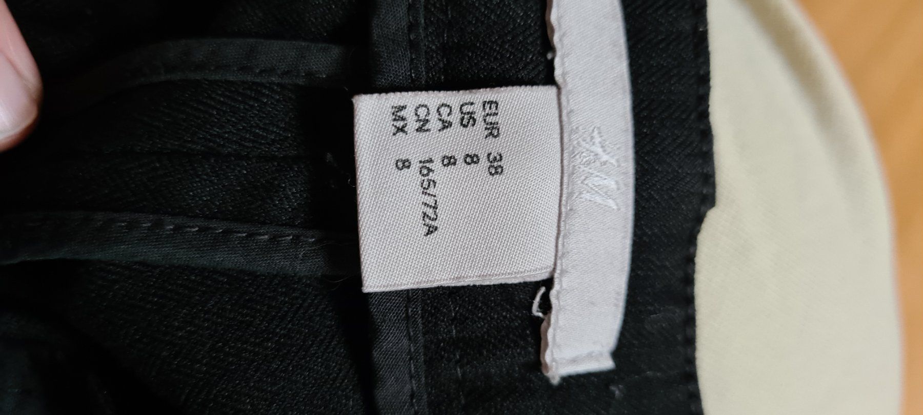 Hosen: Edle schwarze Hose mit Blüsli gr.38 wow – Gebraucht aus Ferden von jemyce 3