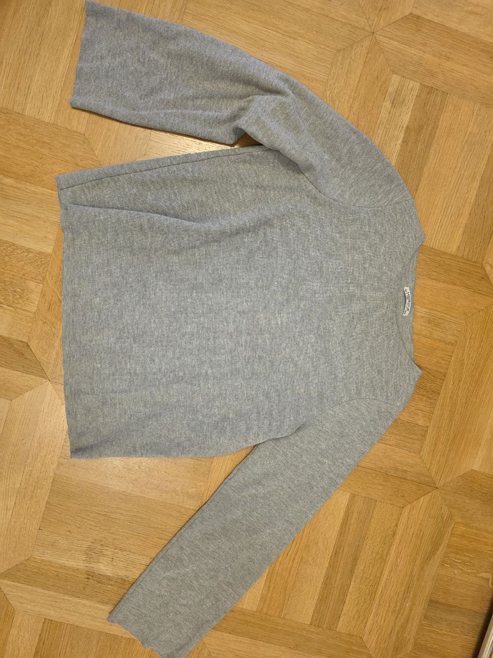 Zara Pullover & Sweatshirts: Damen Pullover Zara grau Grösse S – Gebraucht aus Aarau von Annjoo
