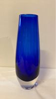 Elegante blaue Glasvase