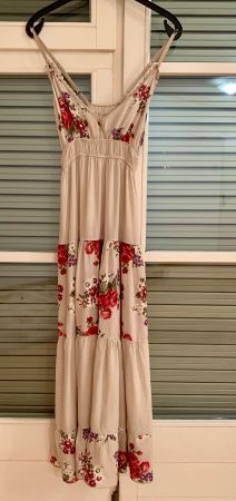 Sommerliches Maxikleid mit Blumenmuster, Grösse S/M