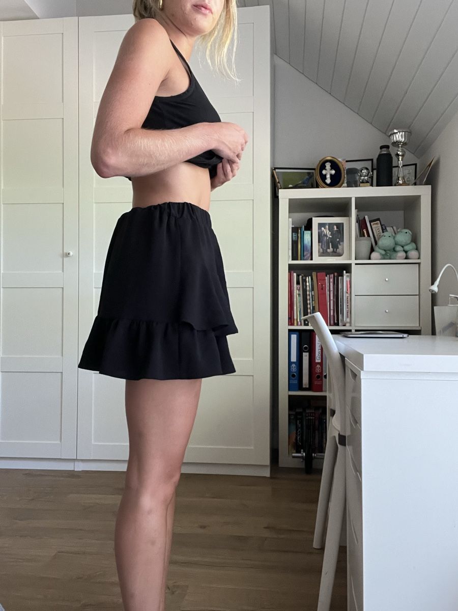 Zara Gonne: ZARA, black skirt with shorts.  – Usato da Mies venduto da sgr_887d 4