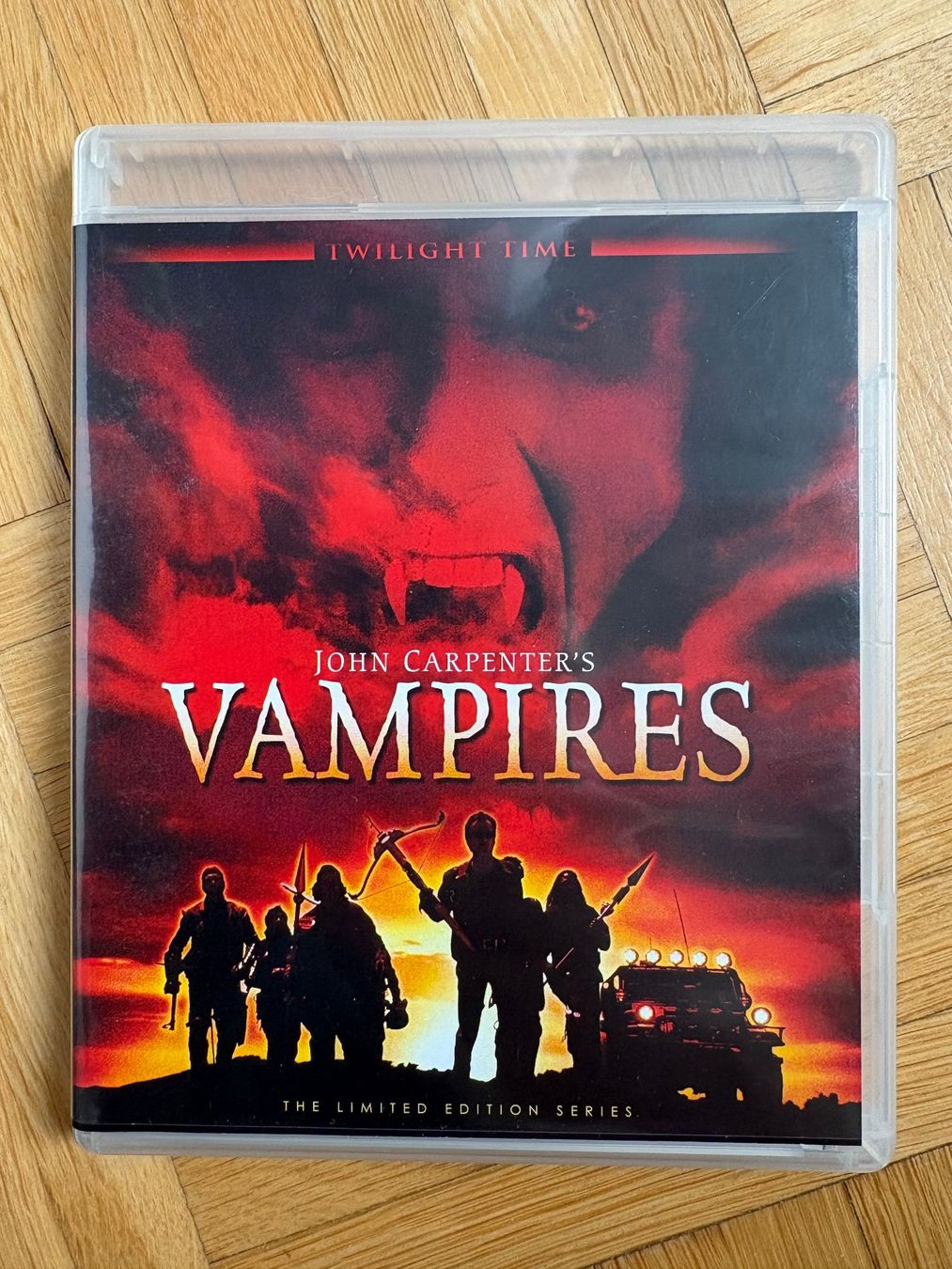 Tutti i DVDs: John Carpenter's Vampires - mit Booklet - Blu-ray – Nuovo (secondo la descrizione) da Zürich venduto da Malcom