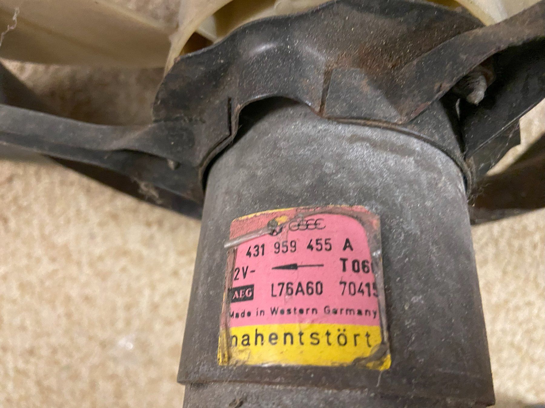 Audi Tutti pezzi di ricambio auto: Audi 80/90 Typ 89/B4/100/200 Typ 44/Urquattro Oldtimer – Usato da Hedingen venduto da mg1948_er 2