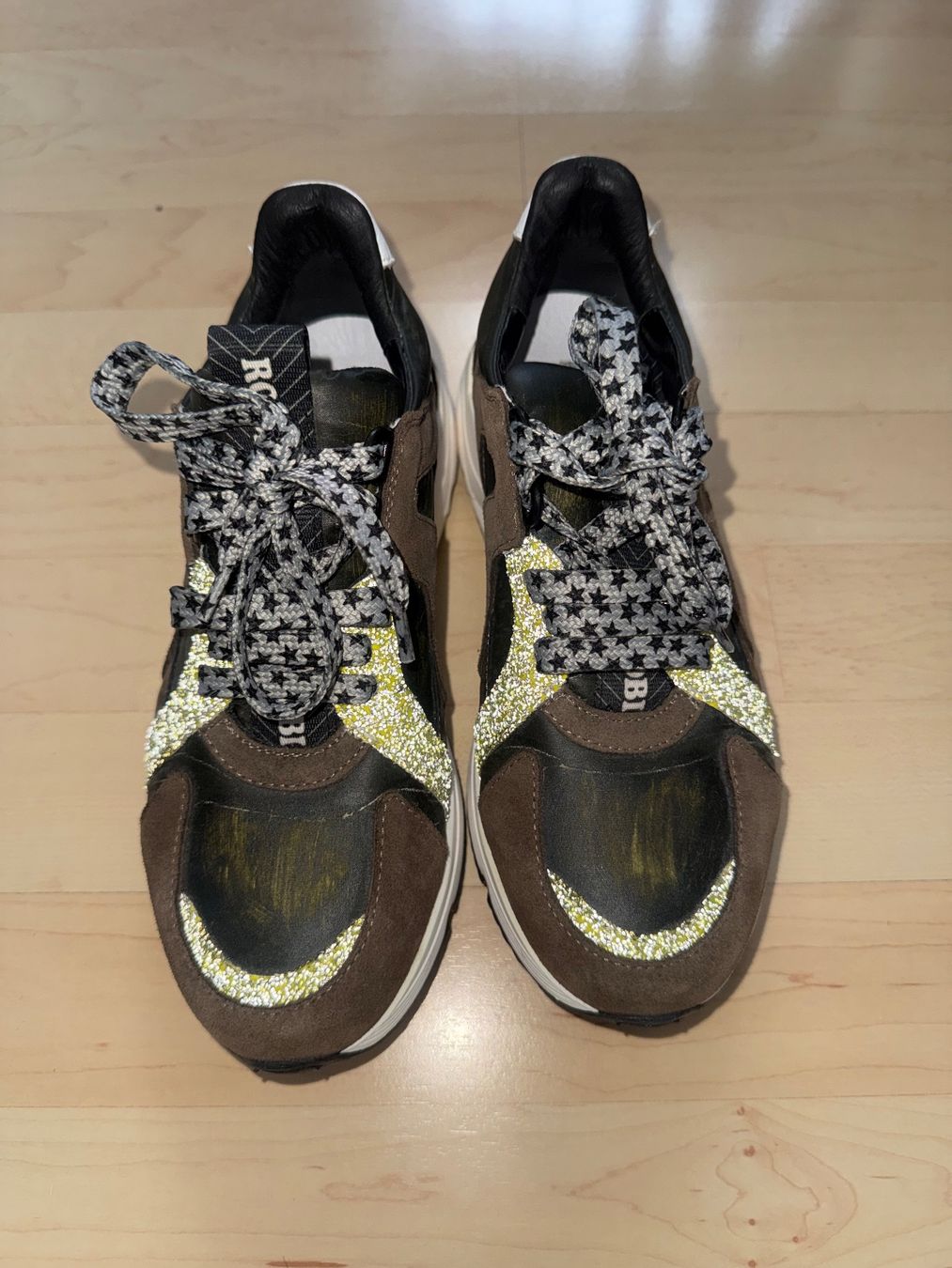 Chaussures femmes: Robbin’s Sneacker Echtes Leder gr.37 – D'occasion à Buchrain par nat_pl5p 2