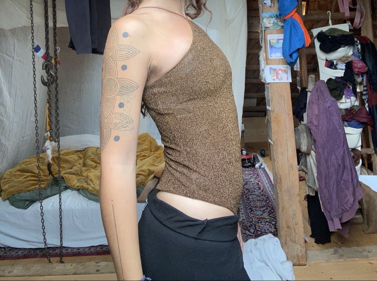 Top: Wunderschöner brauner Glitzer Body – Usato da Rehetobel venduto da Norea69 1