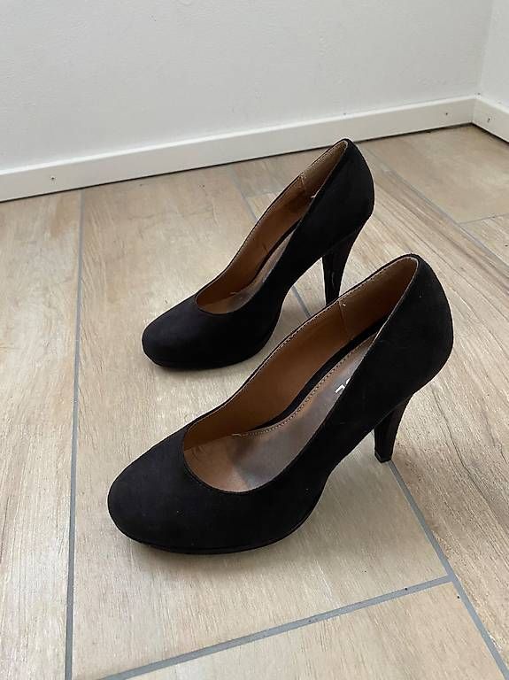 Cube Damenschuhe: ungetragene schwarze Pumps Cube Gr. 38 – Gebraucht aus Hausen AG von corinne_g