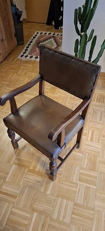 Stühle: 8 sedie da in stile Tudor – Gebraucht aus Ludiano von Danielsan 1