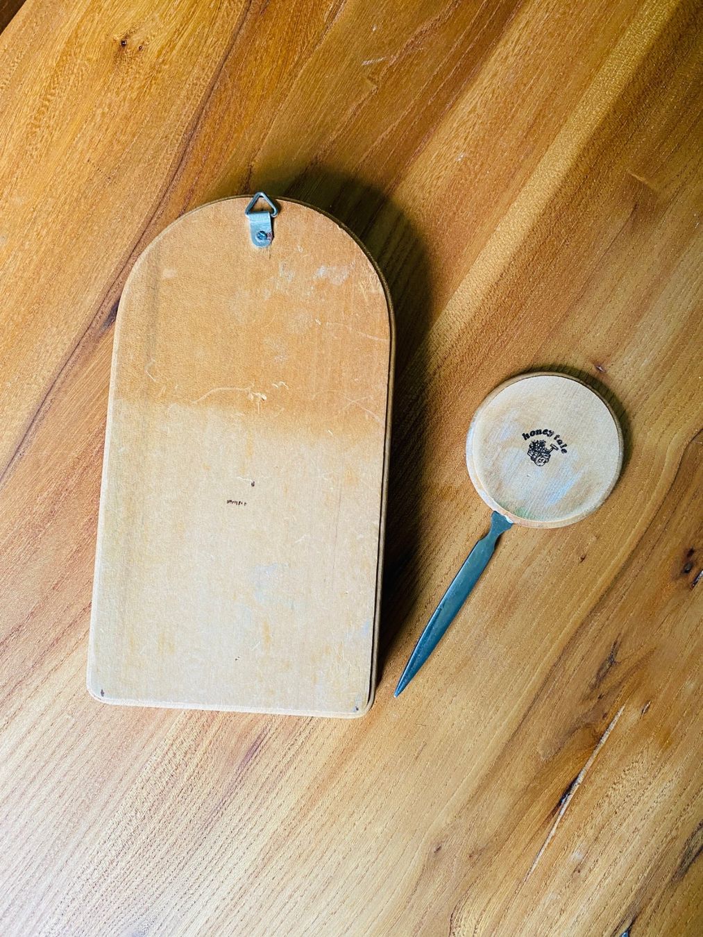Altro materiale per ufficio: Vintage Notizzettelhalter und Brieföffner aus Holz – Usato da Kastanienbaum venduto da Niara2 1