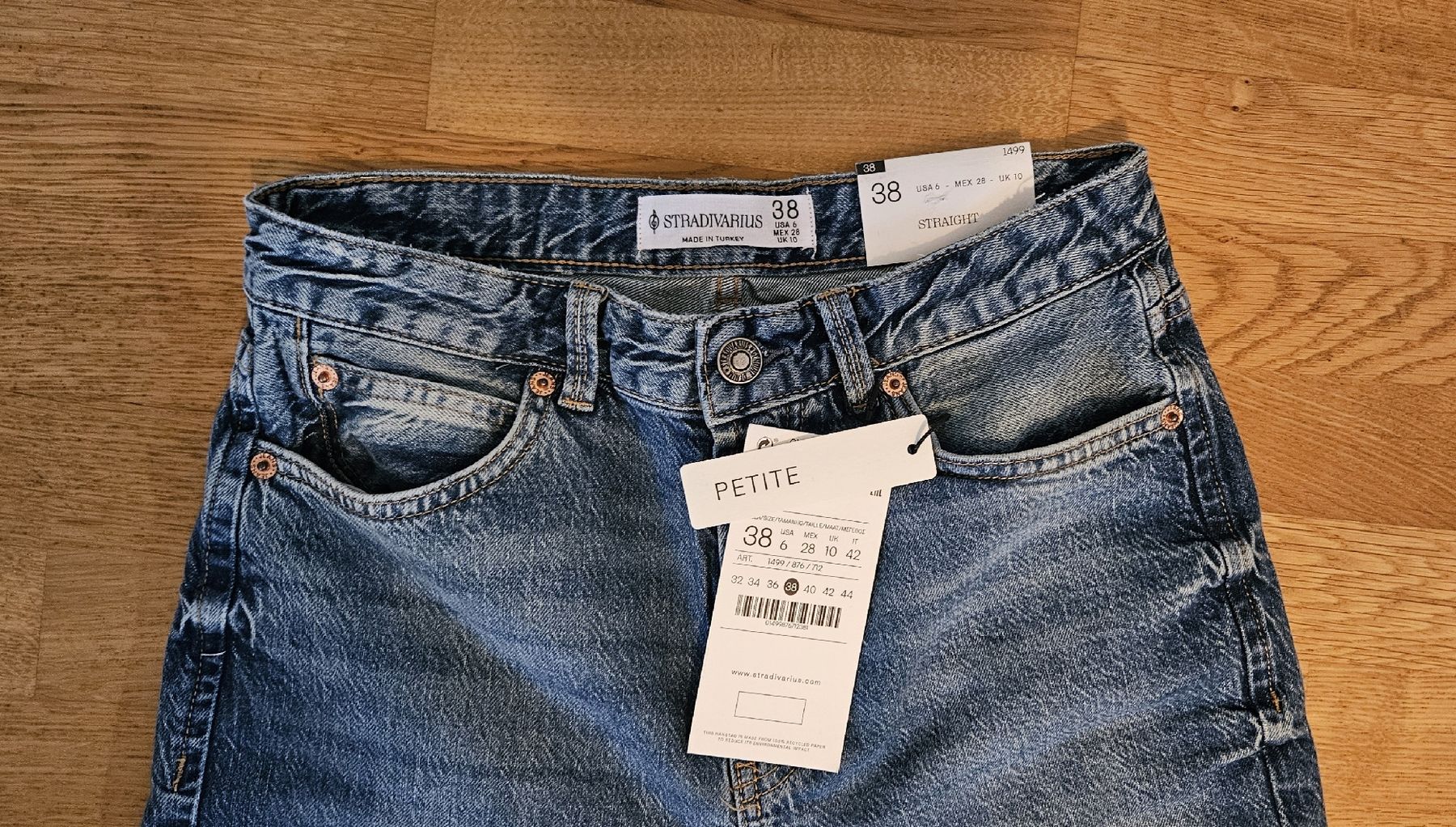 Jeans: Jeans Stradivarius Straight Gr. 38, Petite – Nuovo (secondo la descrizione) da Rombach venduto da ThriftBetter 1