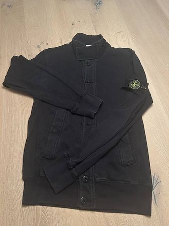 SCHWARZE STONE ISLAND JACKE S