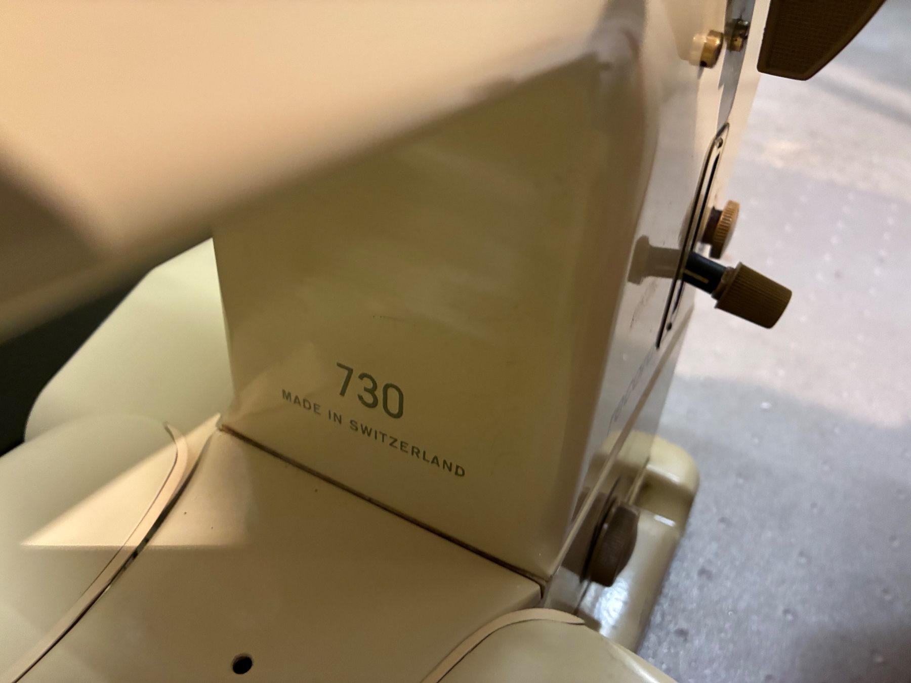 Bernina Macchine da cucire: Bernina  730 mit 6 Monate Garantie – Usato da Hendschiken venduto da zkos 1