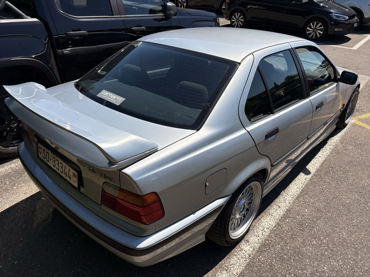 BMW Tutti pezzi di ricambio auto: BMW e36 Class II Heckspoiler Replika Arktissilber – Usato da Aeschi SO venduto da SiMondo 2
