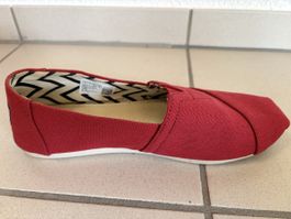 TOMS für Damen Gr. 38,5 in rot Fabrikneu !!