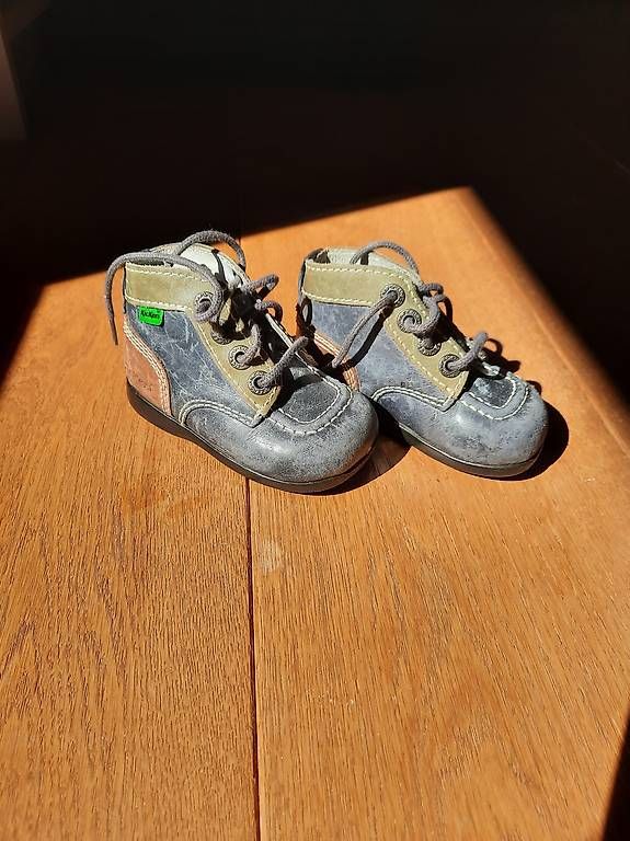 Scarpe per ragazzi: Chaussures enfants taille 20 – Usato da Vevey venduto da gui_9x5l 3