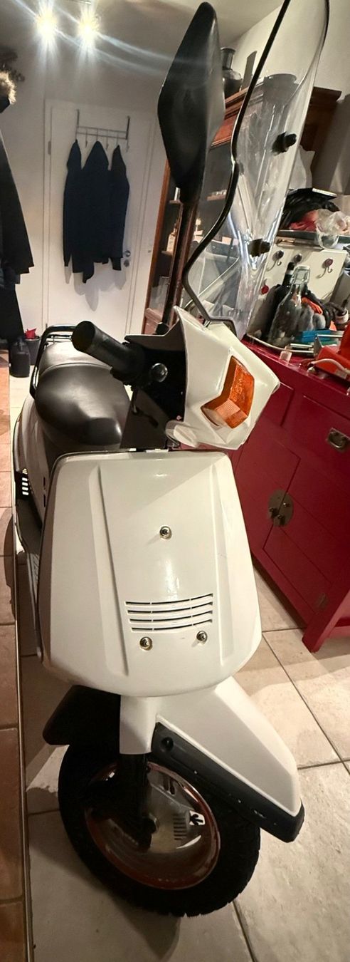 Yamaha Scooter: YAMAHA XC 125 BELUGA 4 temps – Usato da Vucherens venduto da Chexbres69