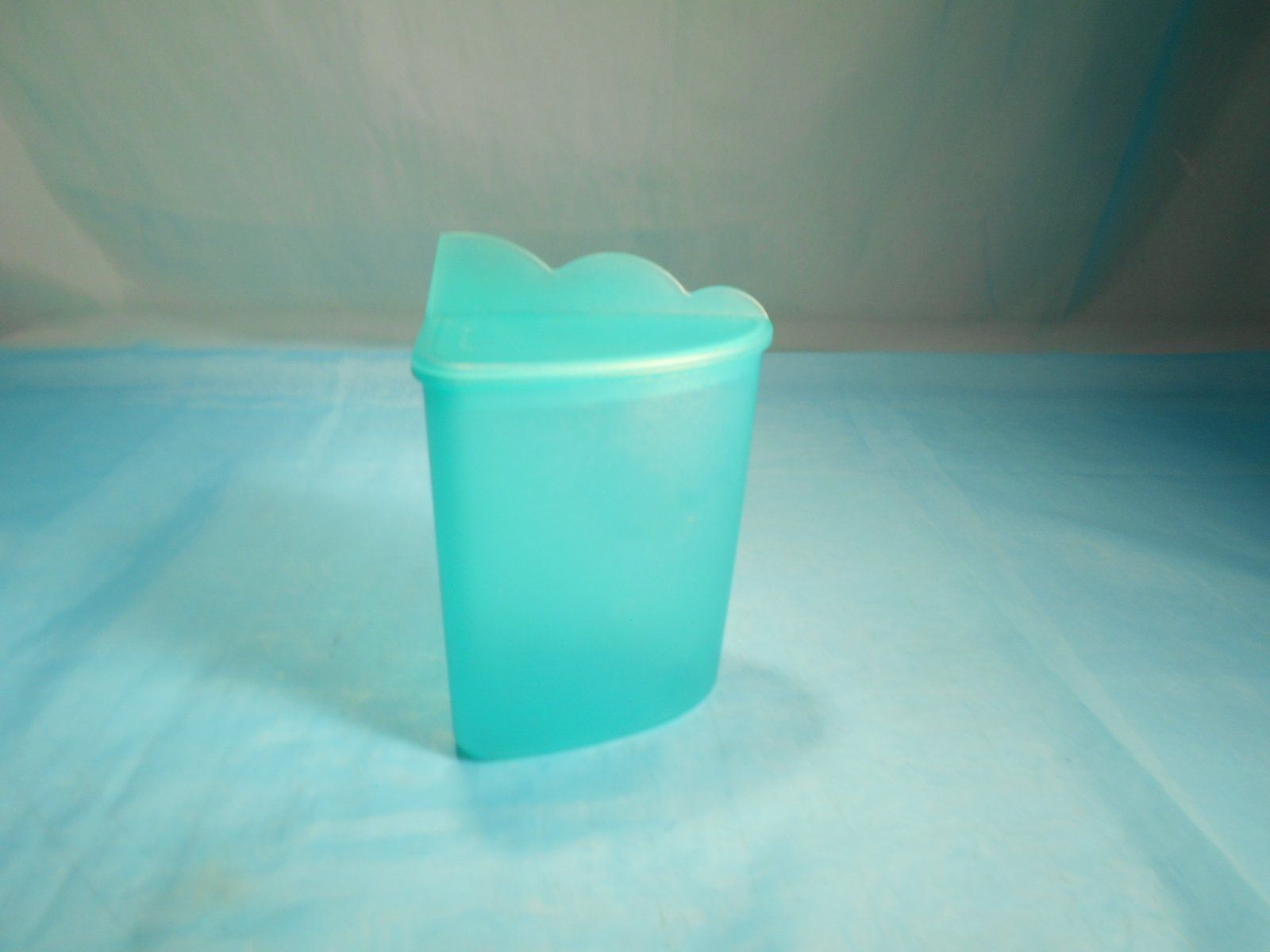 Tupperware Contenitori & Simili: Tupperware Behälter, "Junge Welle", türkis – Nuovo (secondo la descrizione) da Bellach venduto da JingleCherry