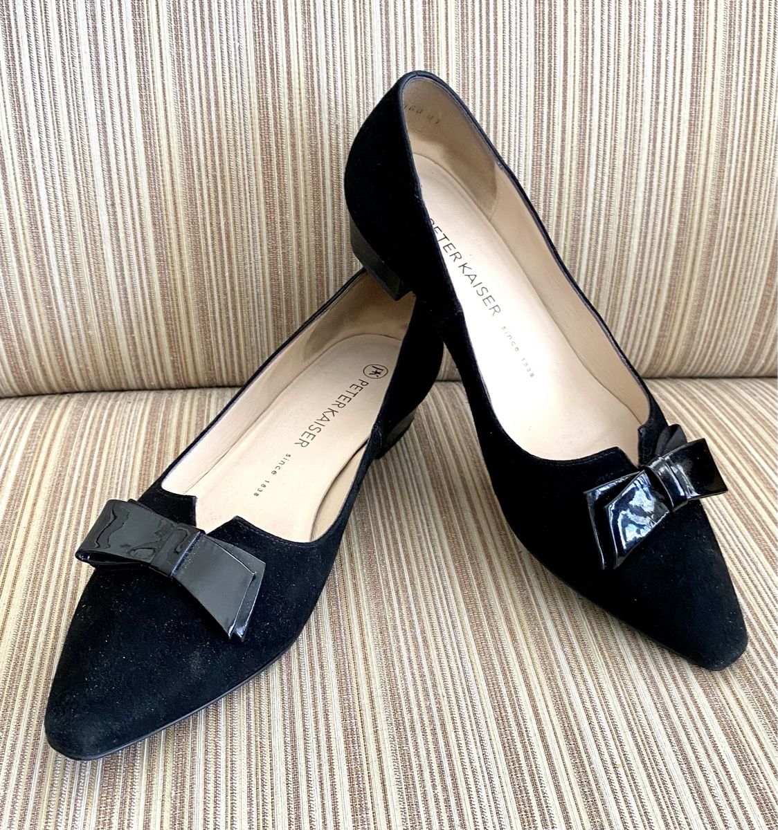 Kaiser Scarpe da donna: Peter Kaiser Pumps, schwarz Gr. 4,5 / EU 37,5 – Usato da Jona venduto da Flamingoo