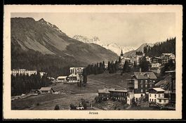 AK Arosa, Ortsansicht mit Kirche und Bergen