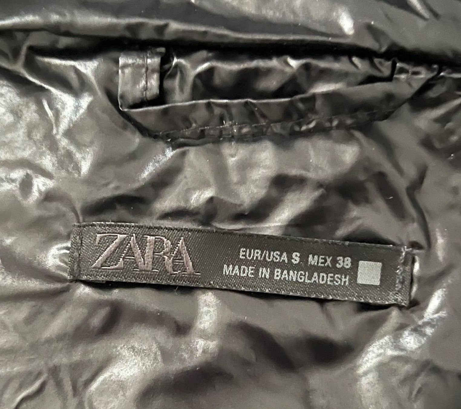 Zara Vestes: ZARA - shiny Puffer (Grösse S) – Neuf (Voir description) à Visp par scallyuri 2