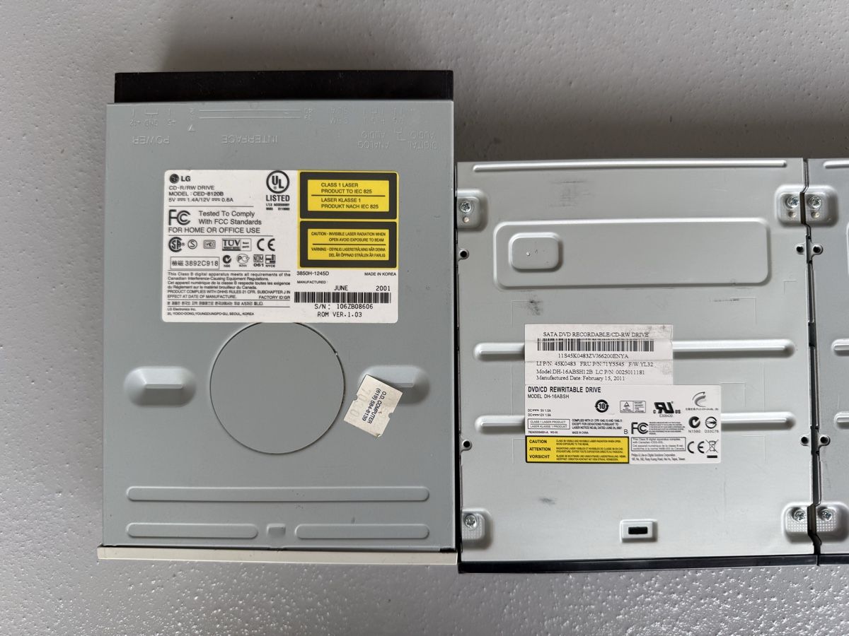 LG Lettore multimediale & Streamer: 4x CD / DVD - RW Drives, 3x SATA, 1x IDE – Usato da Oberrieden venduto da rroane2 2