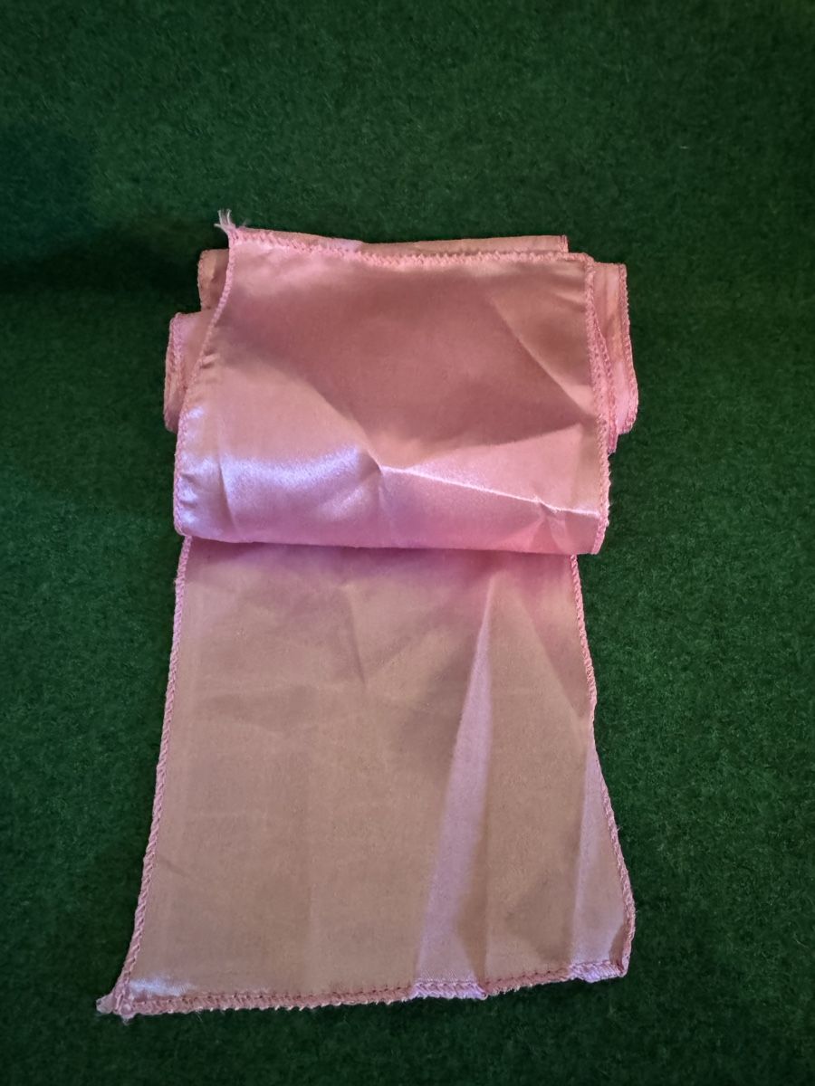 Tutte le decorazioni: Tischläufer Seide-Pink / 28 Stk – Usato da Spiegel b. Bern venduto da dijaro