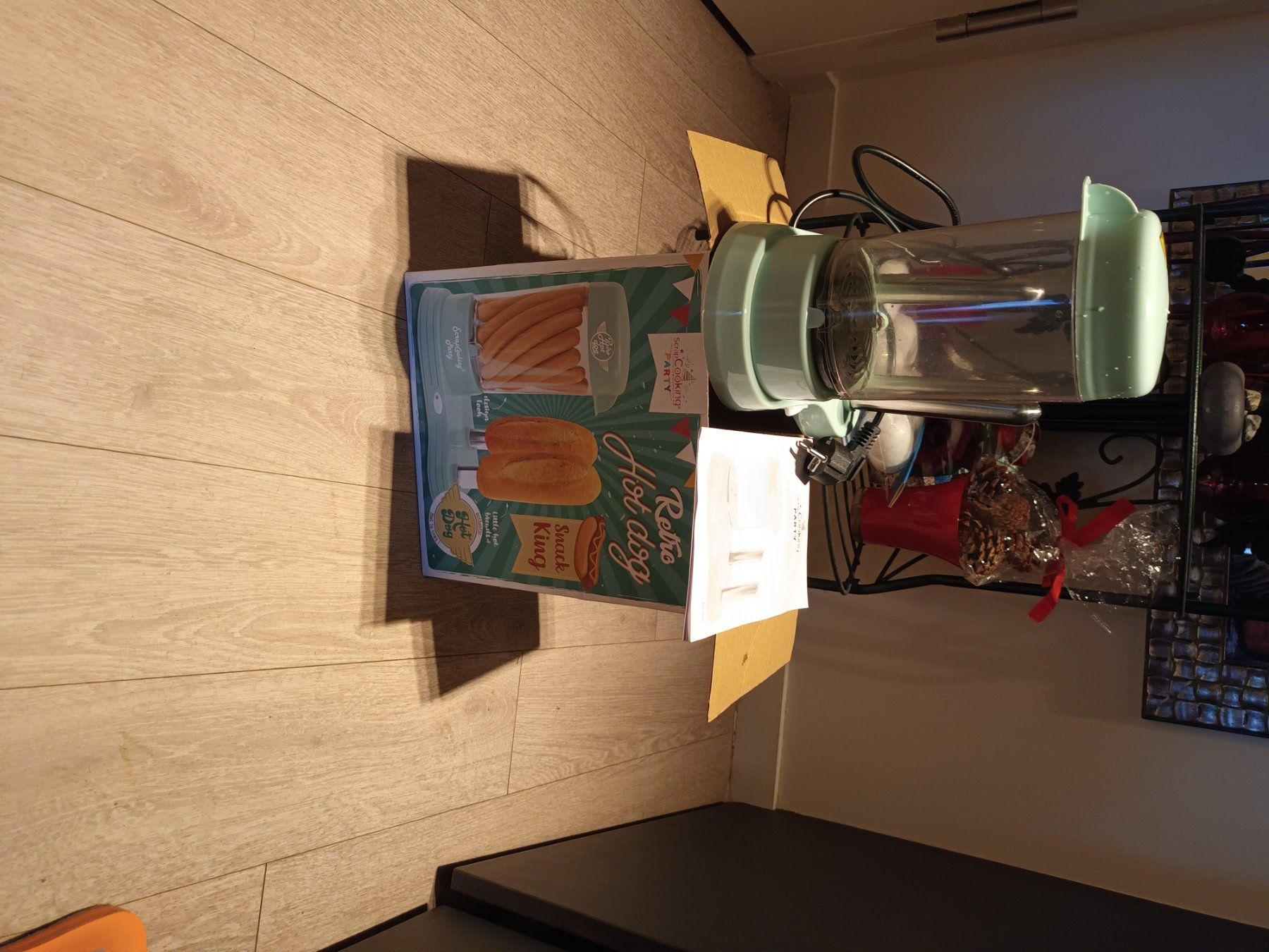 Tutte le macchine: ScrapCooking Hot Dog Maker - Retro King Snack – Nuovo e nell'imballaggio originale da Chêne-Bougeries venduto da FamilleGanev