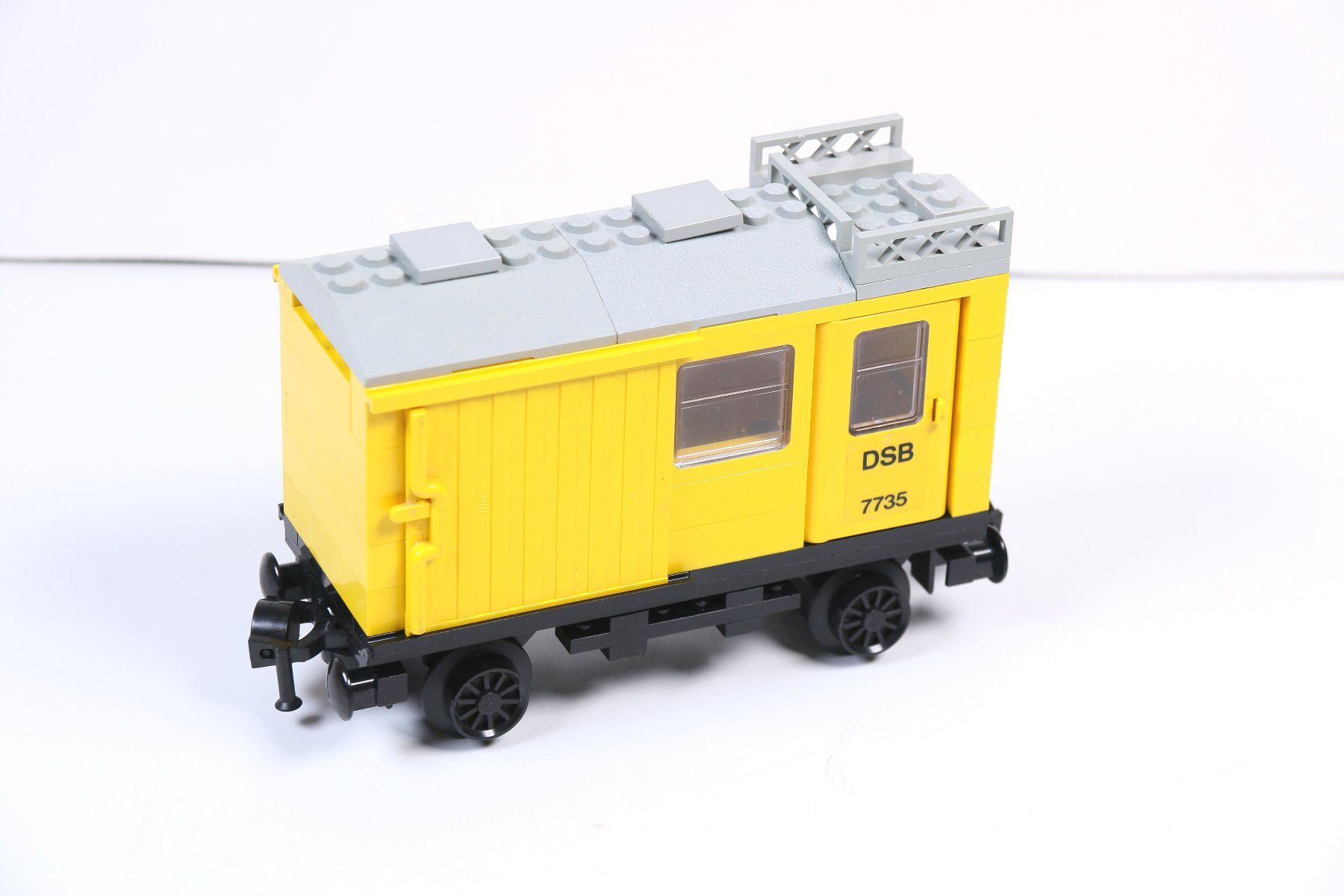 Lego Kit di costruzioni: 12 Volt Güterwagen mit Schiebetüren aus 7735 – Usato da Hettlingen venduto da Scholi99 1