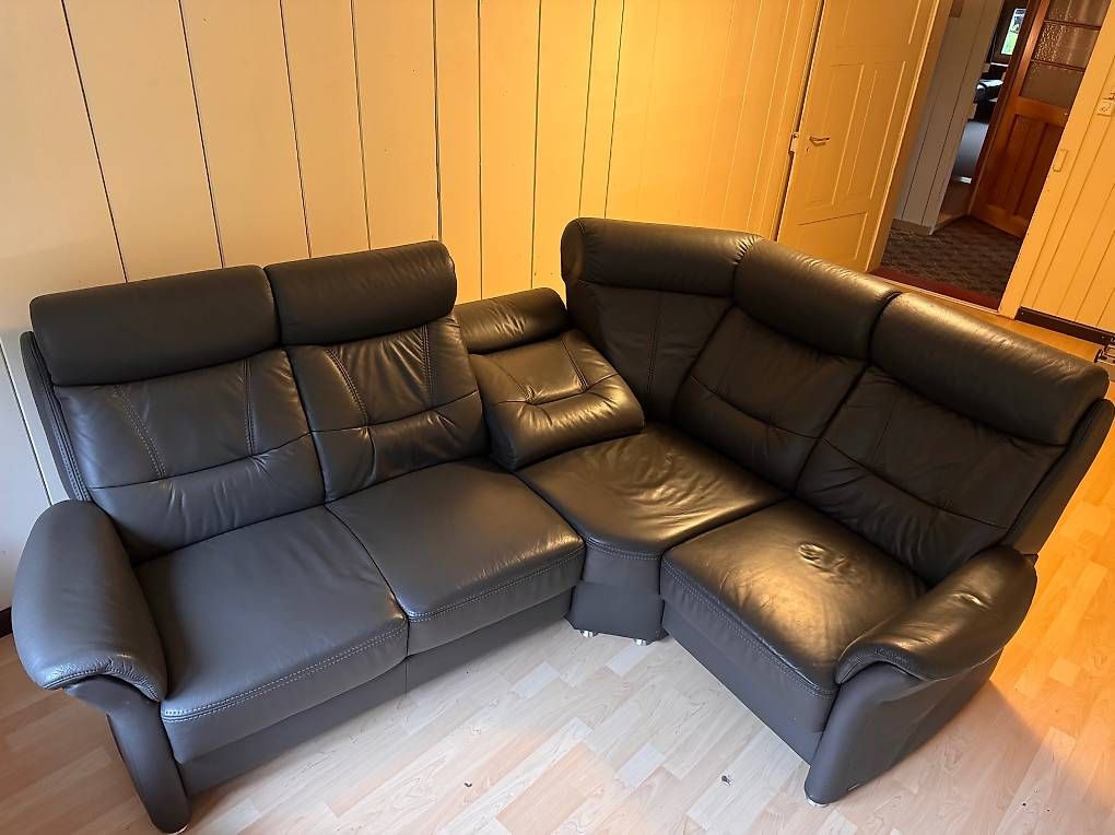 Divani: Guterhaltenes Eck Sofa – Usato da Wil ZH venduto da gublertribe 4
