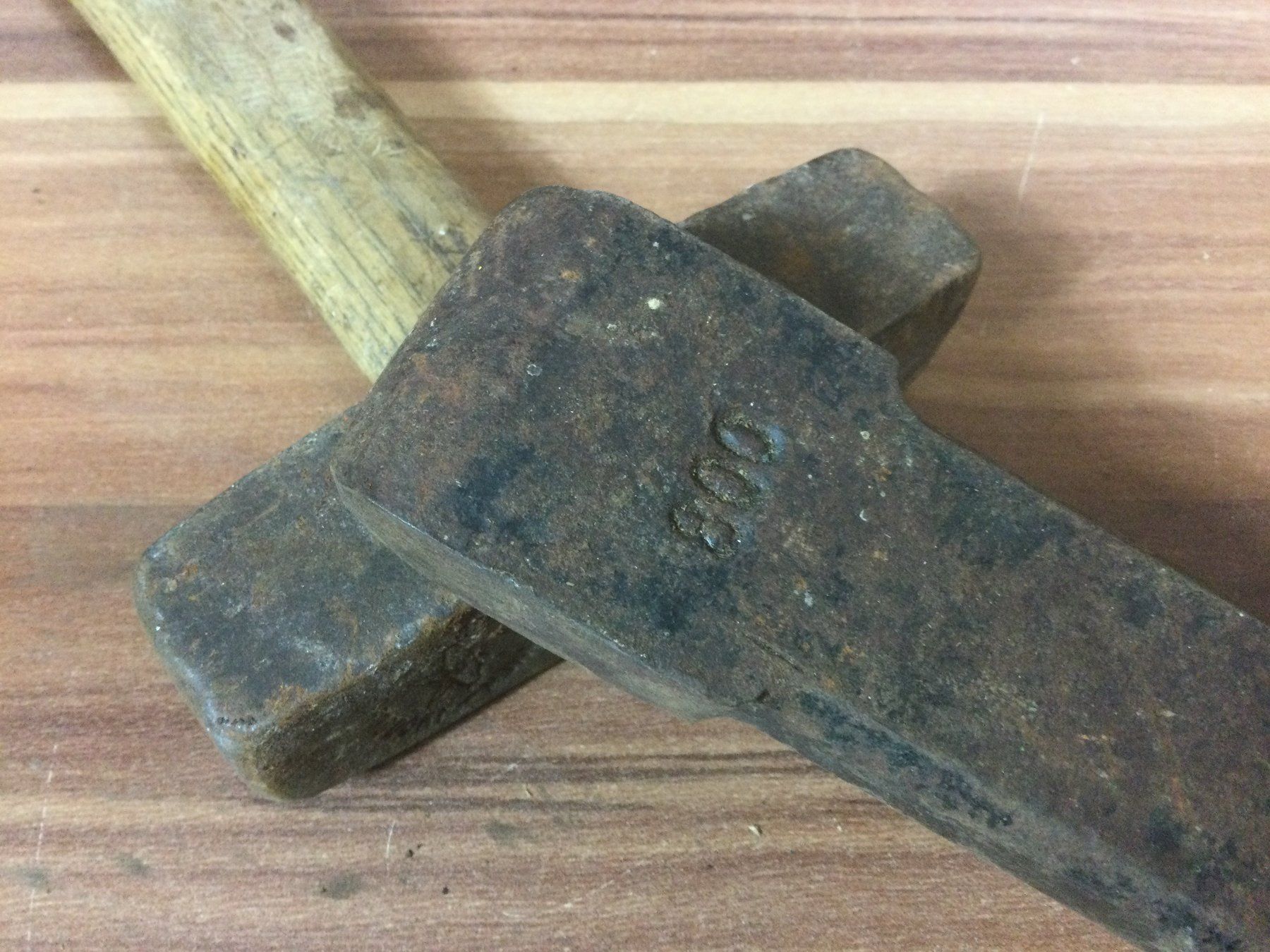 Attrezzi da lavoro: Gebrauchter alter Dängeli Amboss mit Hammer – Usato da Wangen SZ venduto da kuriosum12 5