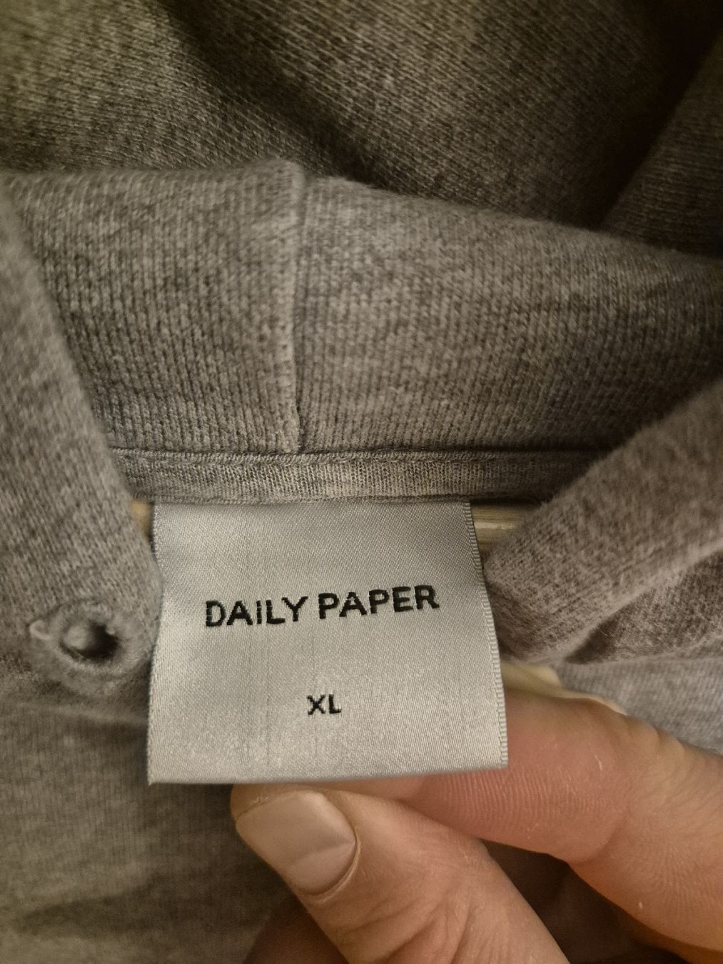 Maglioni & Felpe: Daily Paper XL, pull à capuche gris – Usato da Daillens venduto da jay_z 3