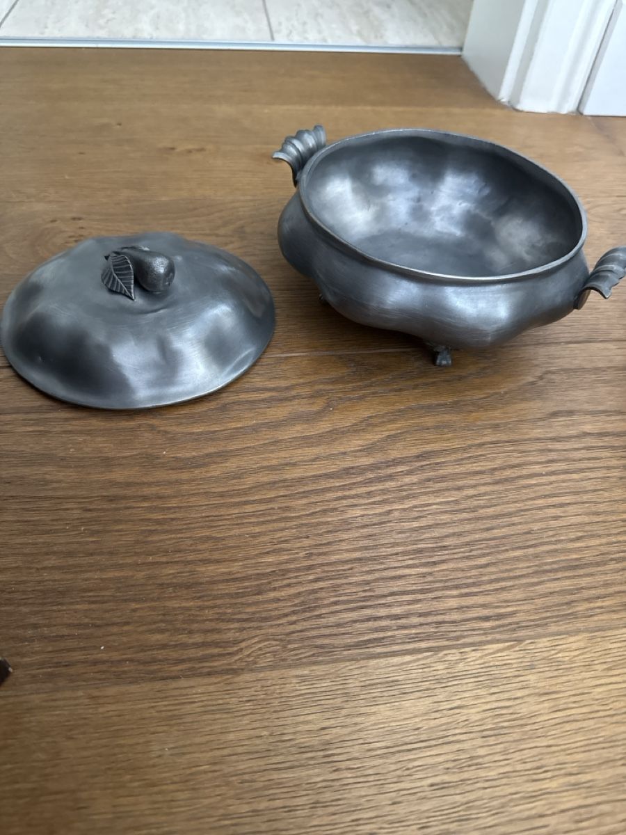 Alle Dekorationen: Pewter pot with lid, apple shape, serving dish, vintage – Gebraucht aus Kilchberg ZH von gia_28mq 2