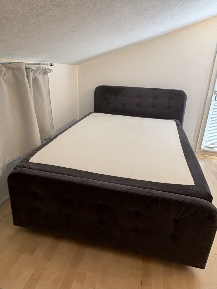Letti: TOM TAILOR Boxspringbett 140x200 cm – Dunkelgrau/Samt optik – Usato da Zeihen venduto da Tobivogi 1