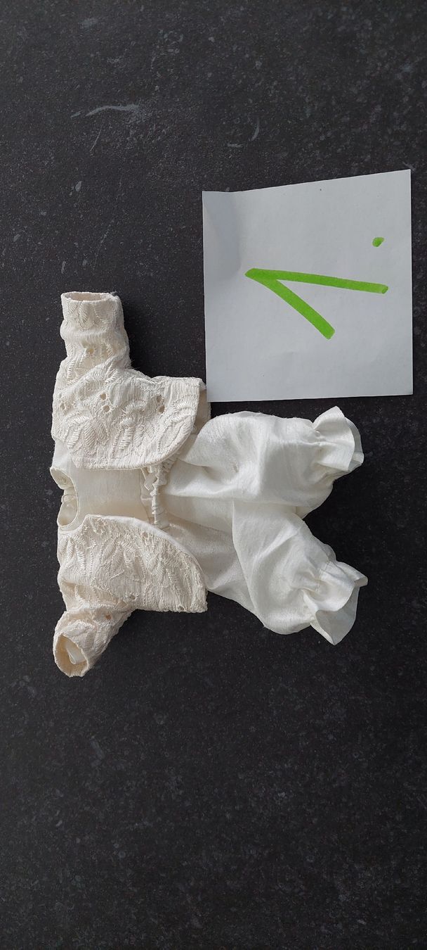 Bambole: Puppenkleidli ungebraucht – Nuovo (secondo la descrizione) da Muri AG venduto da nindo1