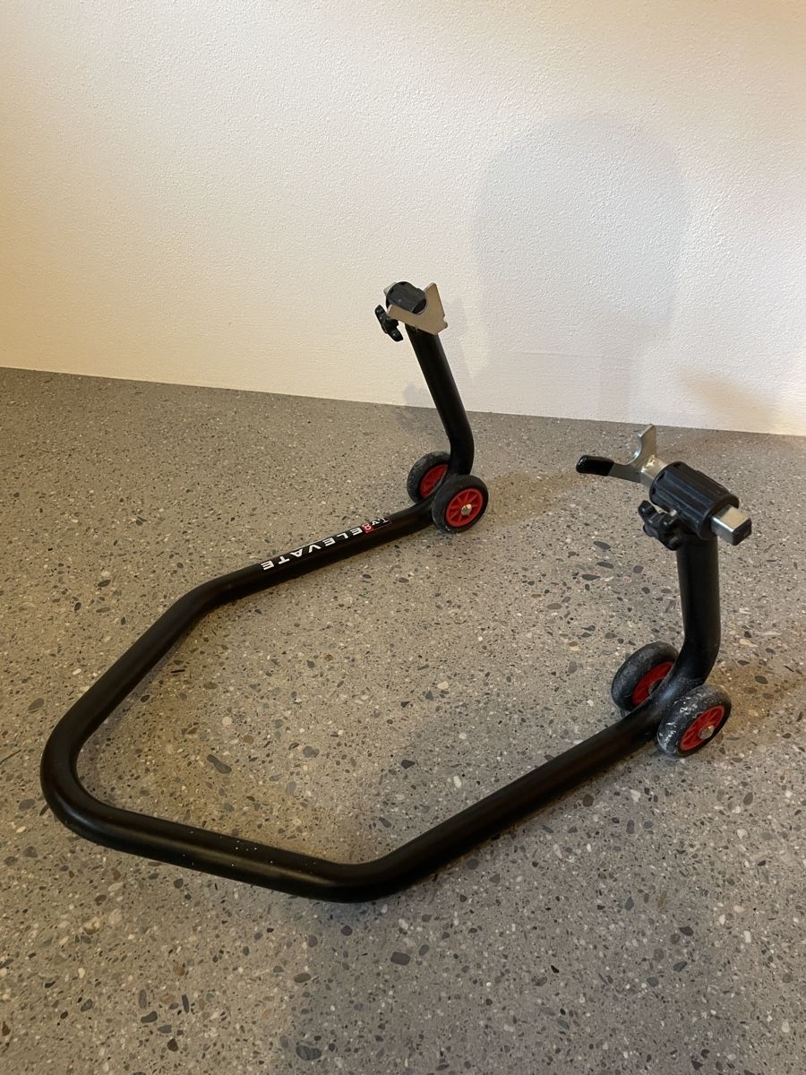 Stander: Motorrad-Heber Ständer Elevate schwarz guter Zustand – Usato da Trin venduto da okey123 2