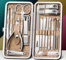 Set manucure pédicure 19 pièces neuf avec emballage