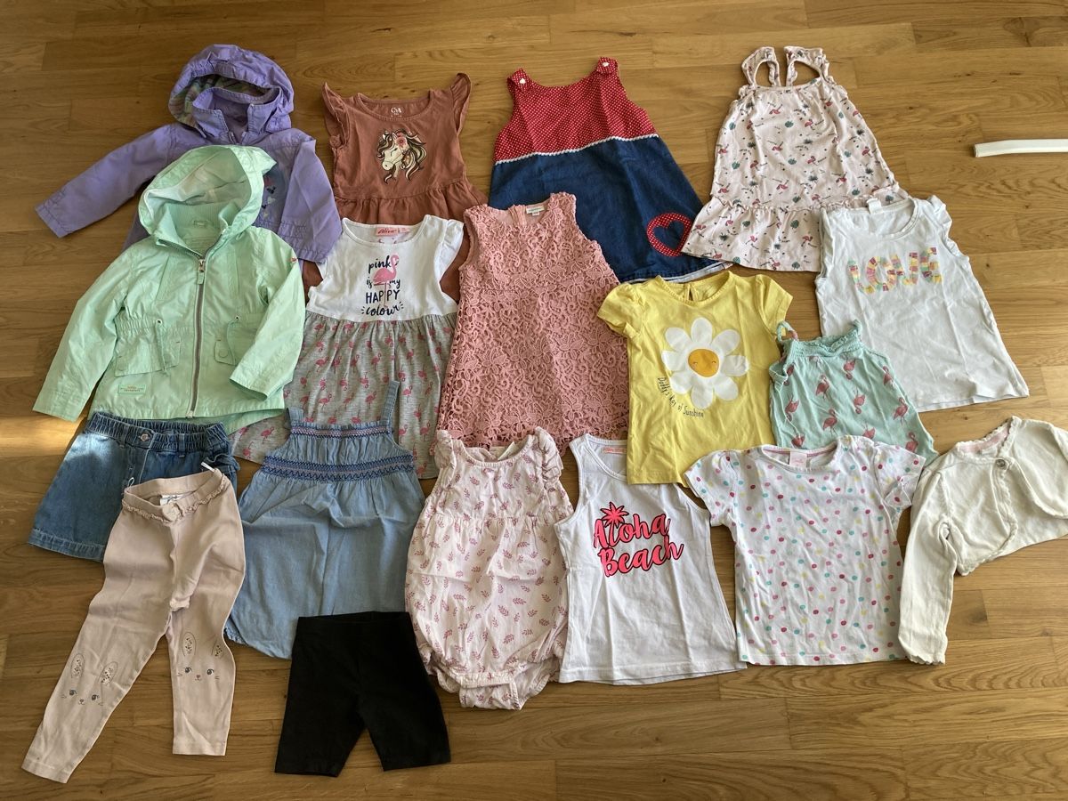 Lotti & Set di vestiti: Mädchen Kleiderpaket, Grösse 86/92, Top Zustand – Usato da Staad SG venduto da gab_7dr9